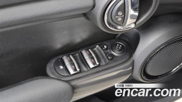 MINI Cooper 5Door Standard 3rd 2019 — фото 20