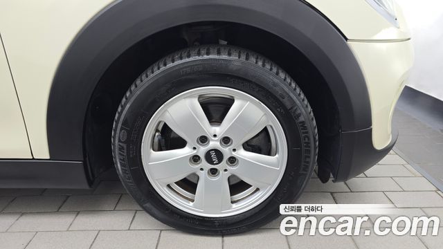 MINI Cooper 5Door Standard 3rd 2019 — фото 21