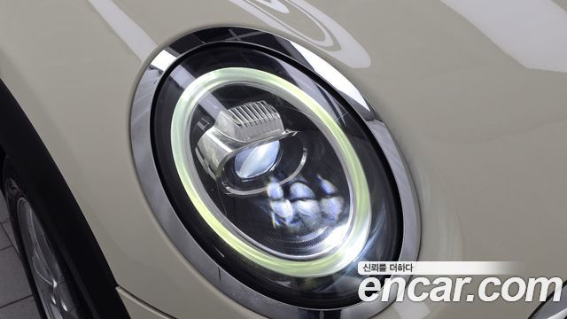 MINI Cooper 5Door Standard 3rd 2019 — фото 22