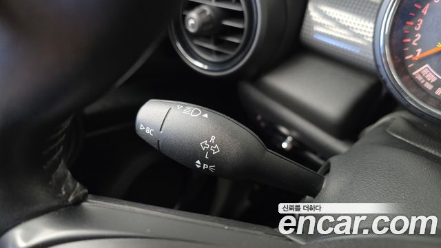 MINI Cooper 5Door Standard 3rd 2019 — фото 27