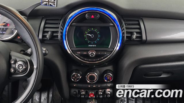 MINI Cooper 5Door Standard 3rd 2019 — фото 29