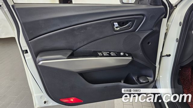 KG Mobility (SsangYong) Tivoli Diesel VX 2WD 2016 — фото 24