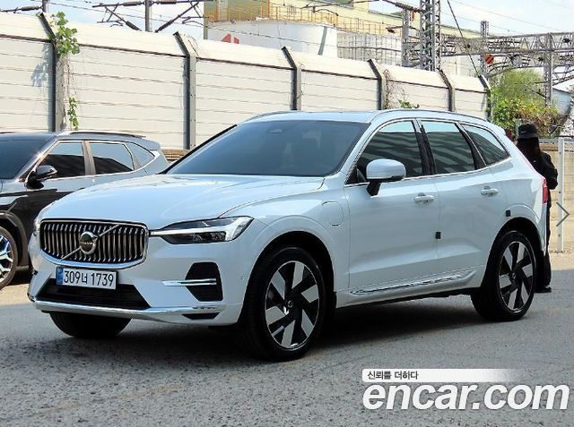 Volvo XC60 (II) T8 Ultra Bright 2025 — фото 2