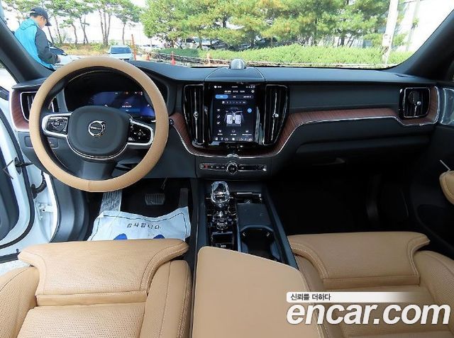 Volvo XC60 (II) T8 Ultra Bright 2025 — фото 7