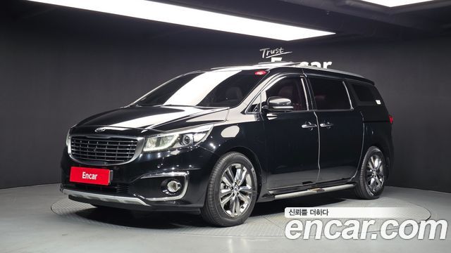Kia Carnival 9-seater Noblesse