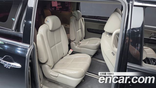 Kia Carnival 9-seater Noblesse 2017 — фото 12