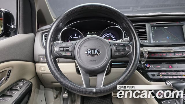 Kia Carnival 9-seater Noblesse 2017 — фото 13