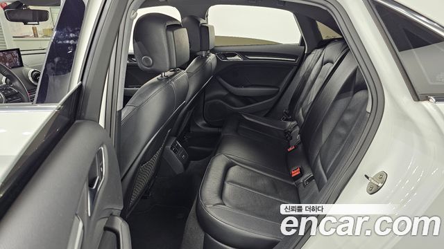 Audi A3 40 TFSI 8V 2018 — фото 12