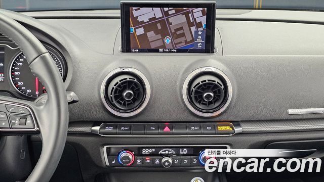 Audi A3 40 TFSI 8V 2018 — фото 14