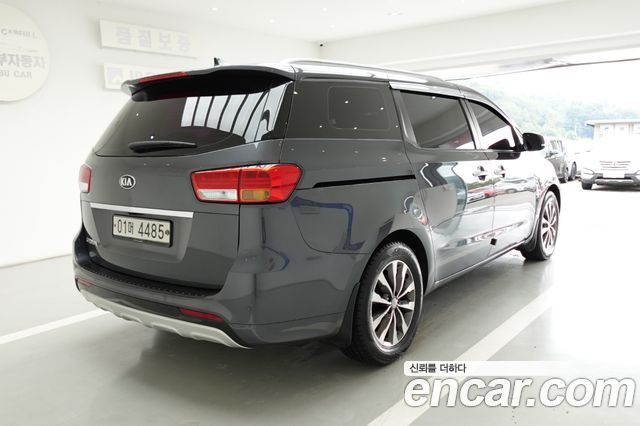 Kia Carnival 9-seater Luxury 2018 — фото 3