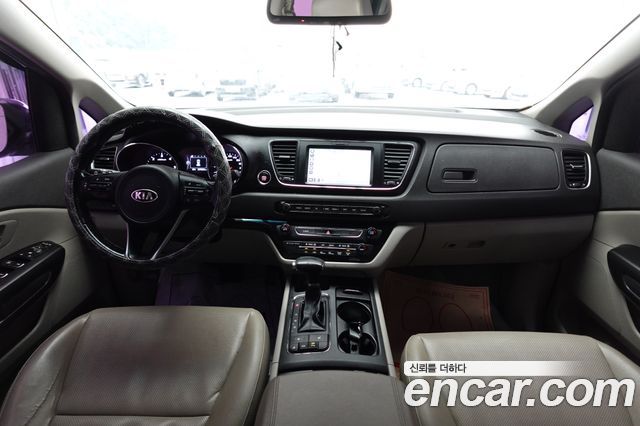 Kia Carnival 9-seater Luxury 2018 — фото 5
