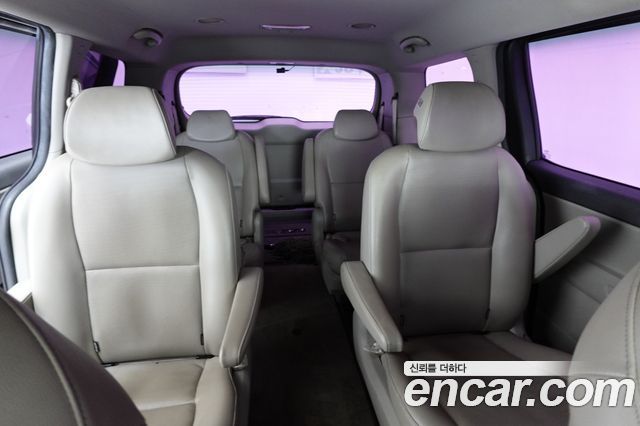 Kia Carnival 9-seater Luxury 2018 — фото 14