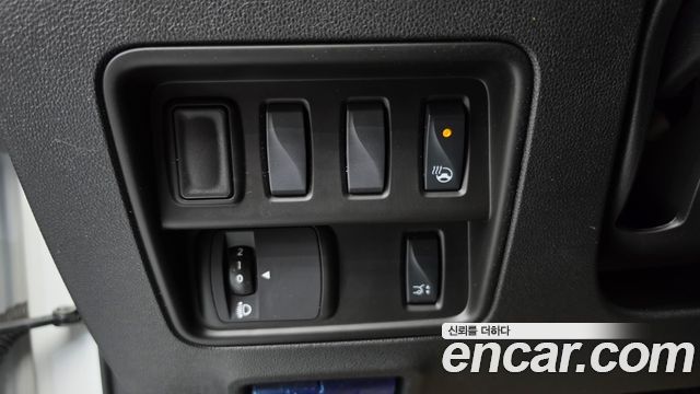 Renault Korea QM6 2.0 LPe RE Signature 2WD 2023 — фото 28