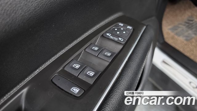 Renault Korea QM6 2.0 LPe RE Signature 2WD 2023 — фото 30