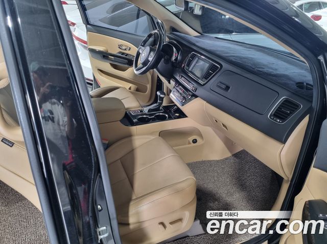 Kia Carnival Gasoline 7-Seater Limousine President 2020 — фото 19