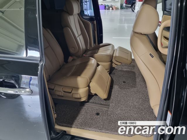 Kia Carnival Gasoline 7-Seater Limousine President 2020 — фото 20