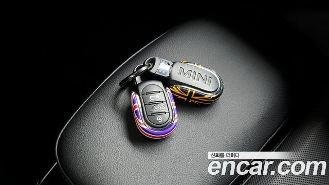 MINI Cooper Classic Third Generation 2023 — фото 18