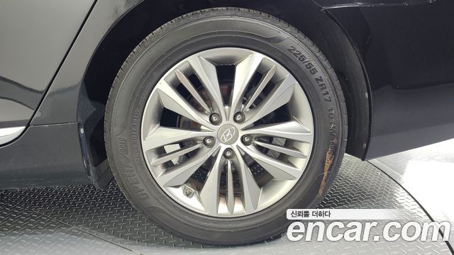Hyundai Grandeur (HG) HG220 Diesel Modern 2015 — фото 21