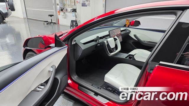 Tesla Model 3 RWD 2025 — фото 10