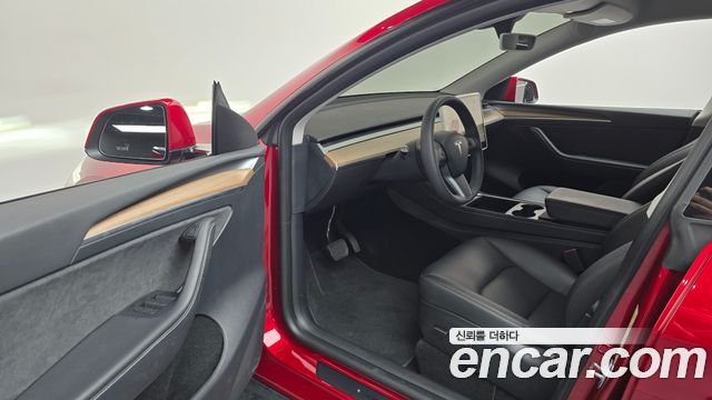 Tesla Model Y RWD 2024 — фото 10
