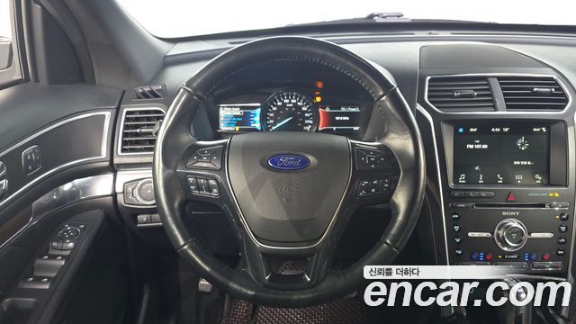 Ford Explorer 2.3 Limited 4WD 5th 2017 — фото 13