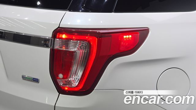Ford Explorer 2.3 Limited 4WD 5th 2017 — фото 23