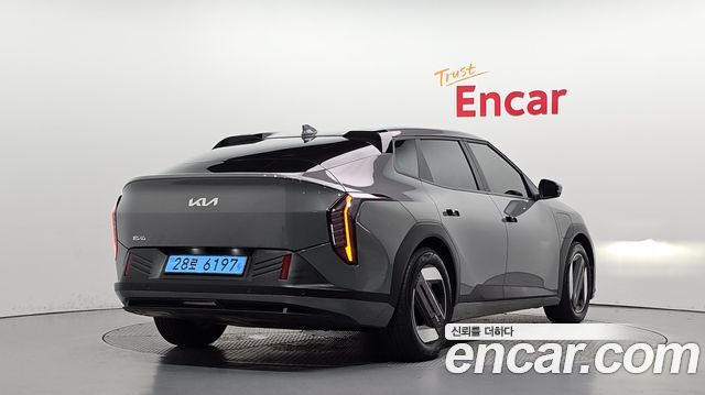 Kia EV4 Standard 2WD Air 2026 — фото 2