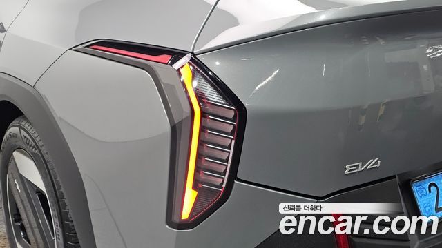 Kia EV4 Standard 2WD Air 2026 — фото 23