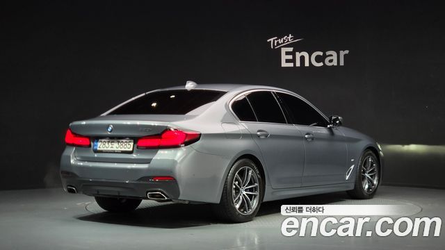 BMW 5 Series (G30) 520i M Sport 2023 — фото 2