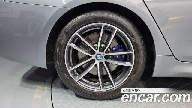 BMW 5 Series (G30) 520i M Sport 2023 — фото 5