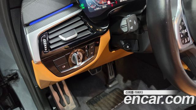 BMW 5 Series (G30) 520i M Sport 2023 — фото 18