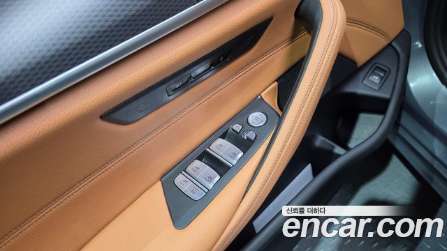 BMW 5 Series (G30) 520i M Sport 2023 — фото 20