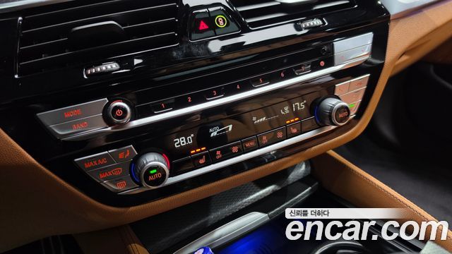 BMW 5 Series (G30) 520i M Sport 2023 — фото 30
