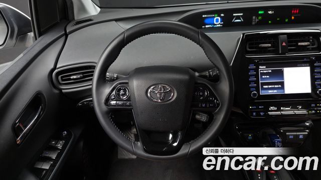 Toyota Prius (IV) 1.8 2021 — фото 13