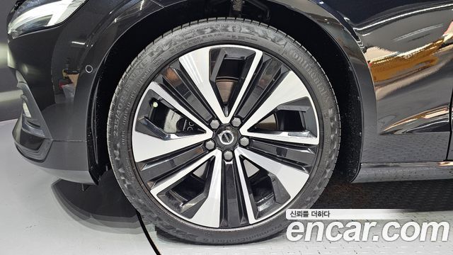 Volvo S60 (III) B5 Ultimate Bright 2024 — фото 5