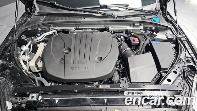 Volvo S60 (III) B5 Ultimate Bright 2024 — фото 6