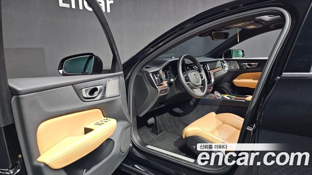 Volvo S60 (III) B5 Ultimate Bright 2024 — фото 10