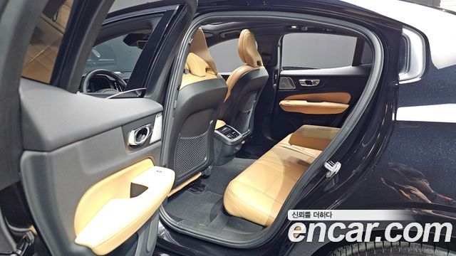 Volvo S60 (III) B5 Ultimate Bright 2024 — фото 12