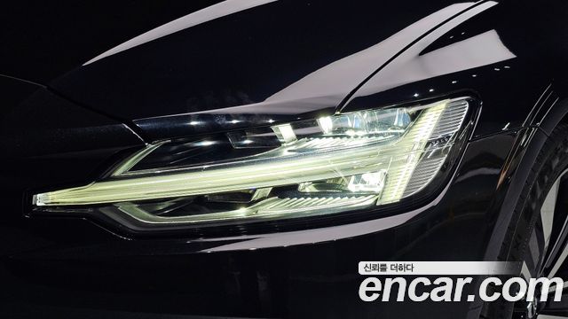 Volvo S60 (III) B5 Ultimate Bright 2024 — фото 22