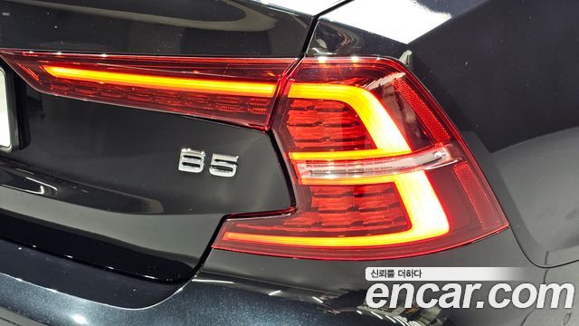 Volvo S60 (III) B5 Ultimate Bright 2024 — фото 23