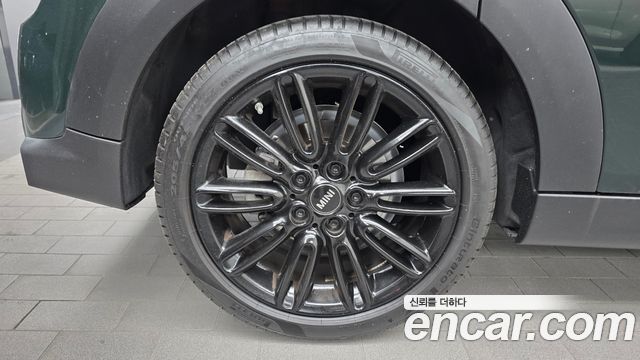 MINI Cooper 5Door Resolute Edition 3rd Gen 2023 — фото 5