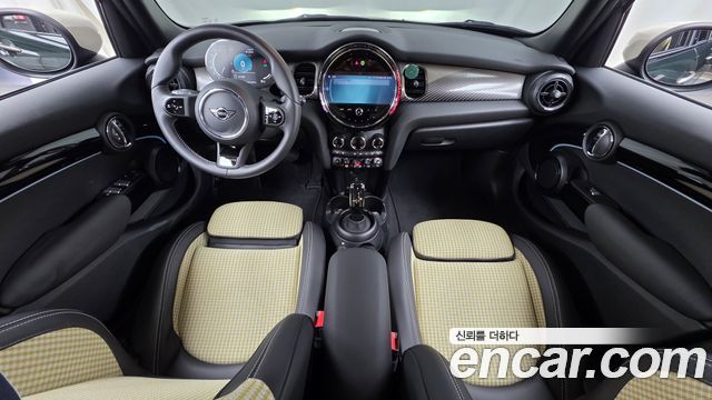 MINI Cooper 5Door Resolute Edition 3rd Gen 2023 — фото 7