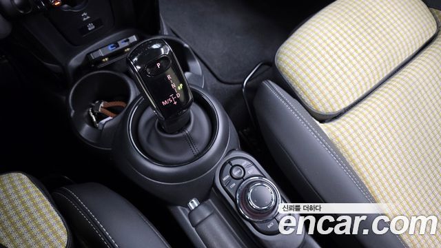 MINI Cooper 5Door Resolute Edition 3rd Gen 2023 — фото 9