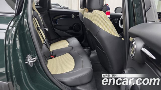 MINI Cooper 5Door Resolute Edition 3rd Gen 2023 — фото 12