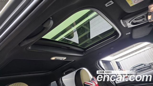 MINI Cooper 5Door Resolute Edition 3rd Gen 2023 — фото 17