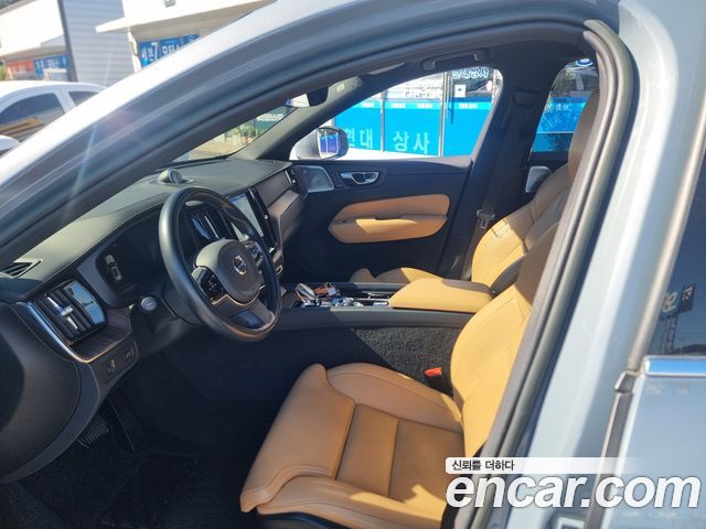 Volvo XC60 (II) B6 Inscirtion 2022 — фото 9