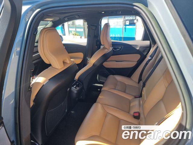 Volvo XC60 (II) B6 Inscirtion 2022 — фото 10