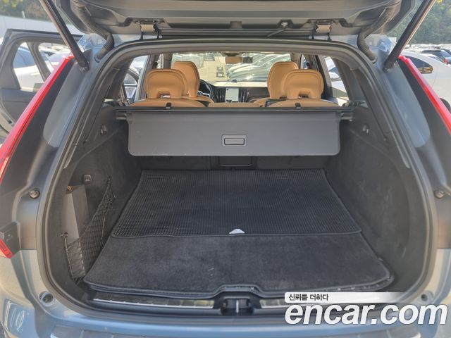 Volvo XC60 (II) B6 Inscirtion 2022 — фото 15