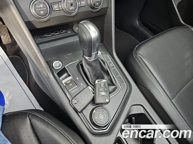 Volkswagen Tiguan Allspace 2.0 TSI Prestige 2019 — фото 8