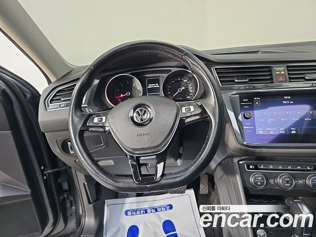 Volkswagen Tiguan Allspace 2.0 TSI Prestige 2019 — фото 9